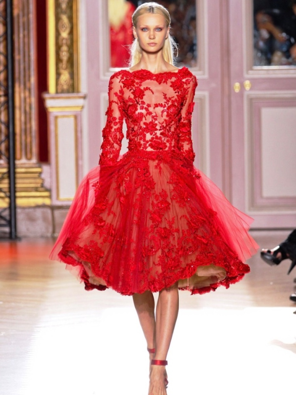 Elegant Red Lace Prom Dress A Line Knee Length Appliques Size Small